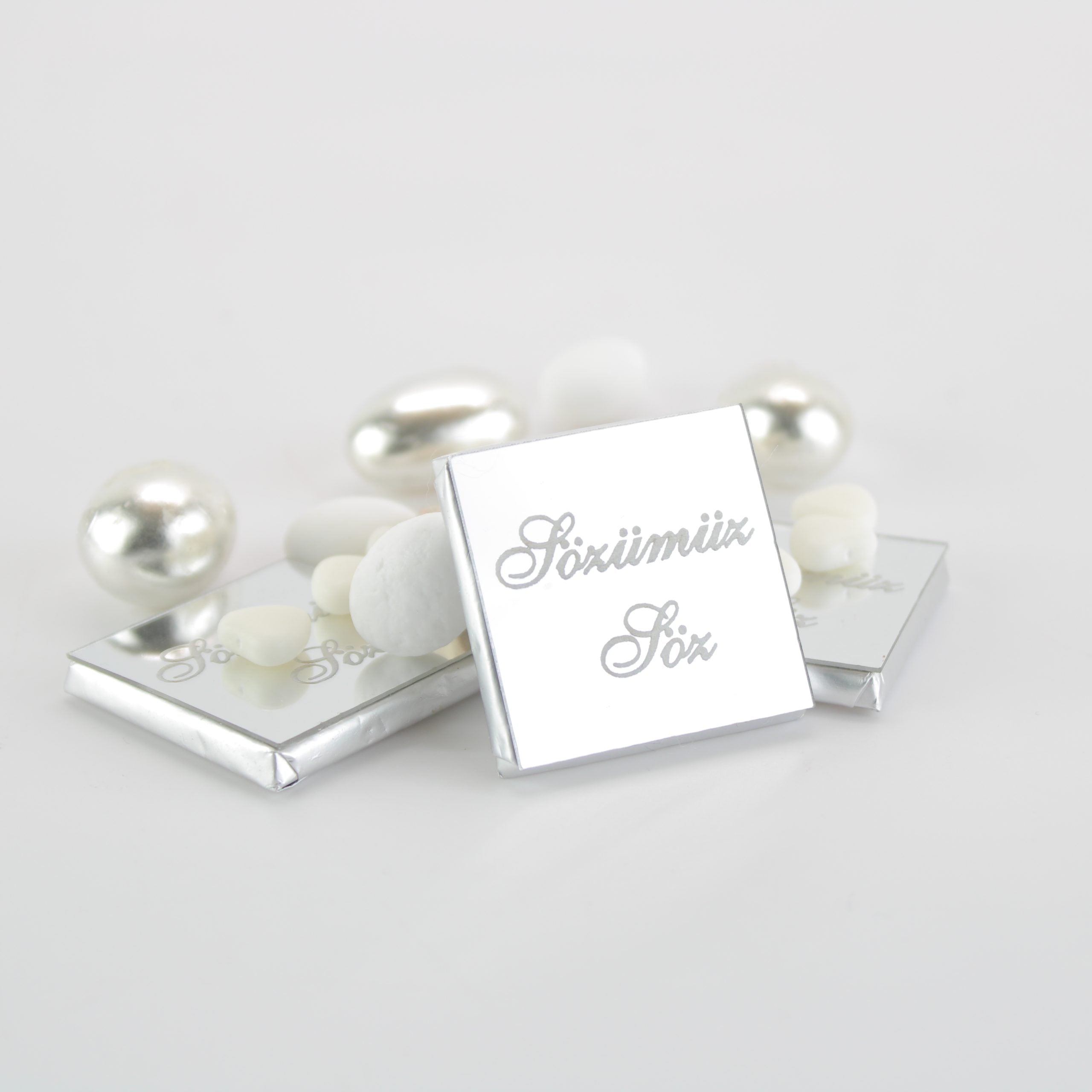 Personalisierte Schokolade | Plexi Schokoladen-Tasche mit Pralinen, Dragees & Süßigkeiten - Prächtig für Verlobung, Hochzeiten & besondere Momente