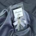 Gastgeschenk mit Schokolade, Blütenband & Perle | Stilvoller Magnet für Hochzeit, Geburtstag, alle Events - Personalisierbar