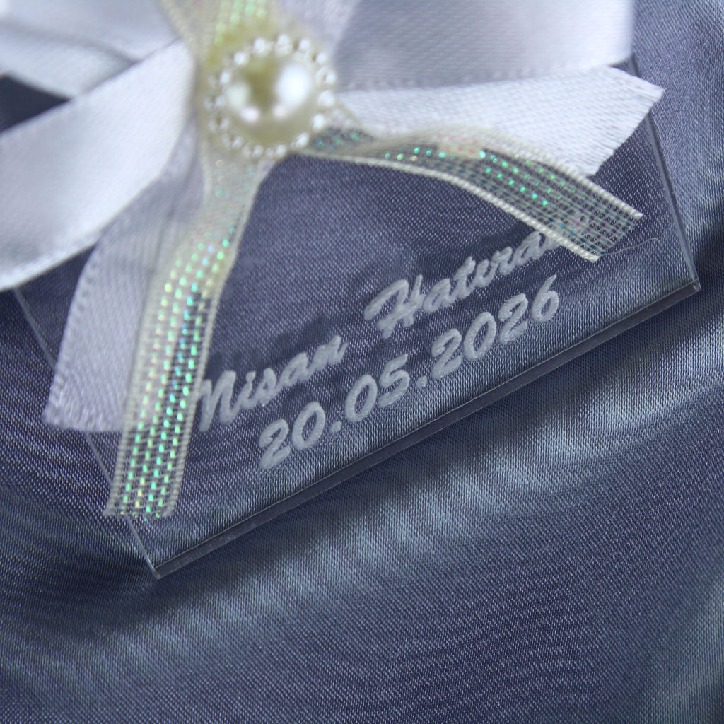 Gastgeschenk mit Schokolade, Blütenband & Perle | Stilvoller Magnet für Hochzeit, Geburtstag, alle Events - Personalisierbar