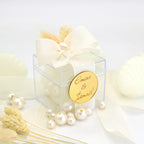 Gastgeschenk | Personalisierbare Muschelkerze mit Perlen & Leinenband – Hochzeit, Verlobung, Babyshower & besondere Anlässe