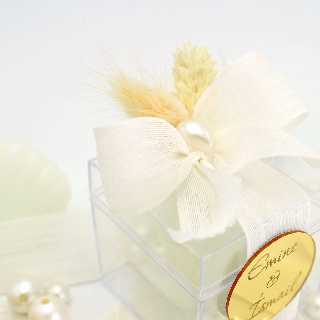 Gastgeschenk | Personalisierbare Muschelkerze mit Perlen & Leinenband – Hochzeit, Verlobung, Babyshower & besondere Anlässe